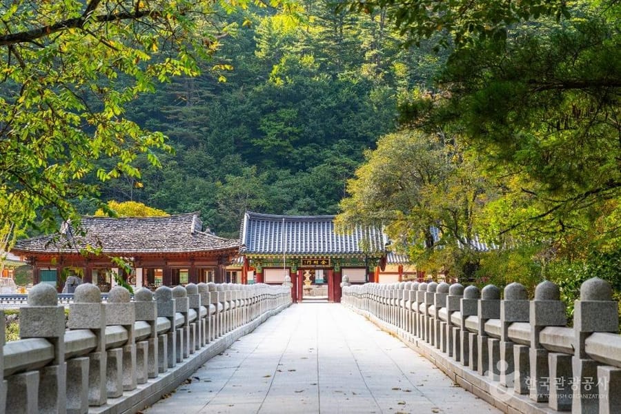 Baekdamsa Temple